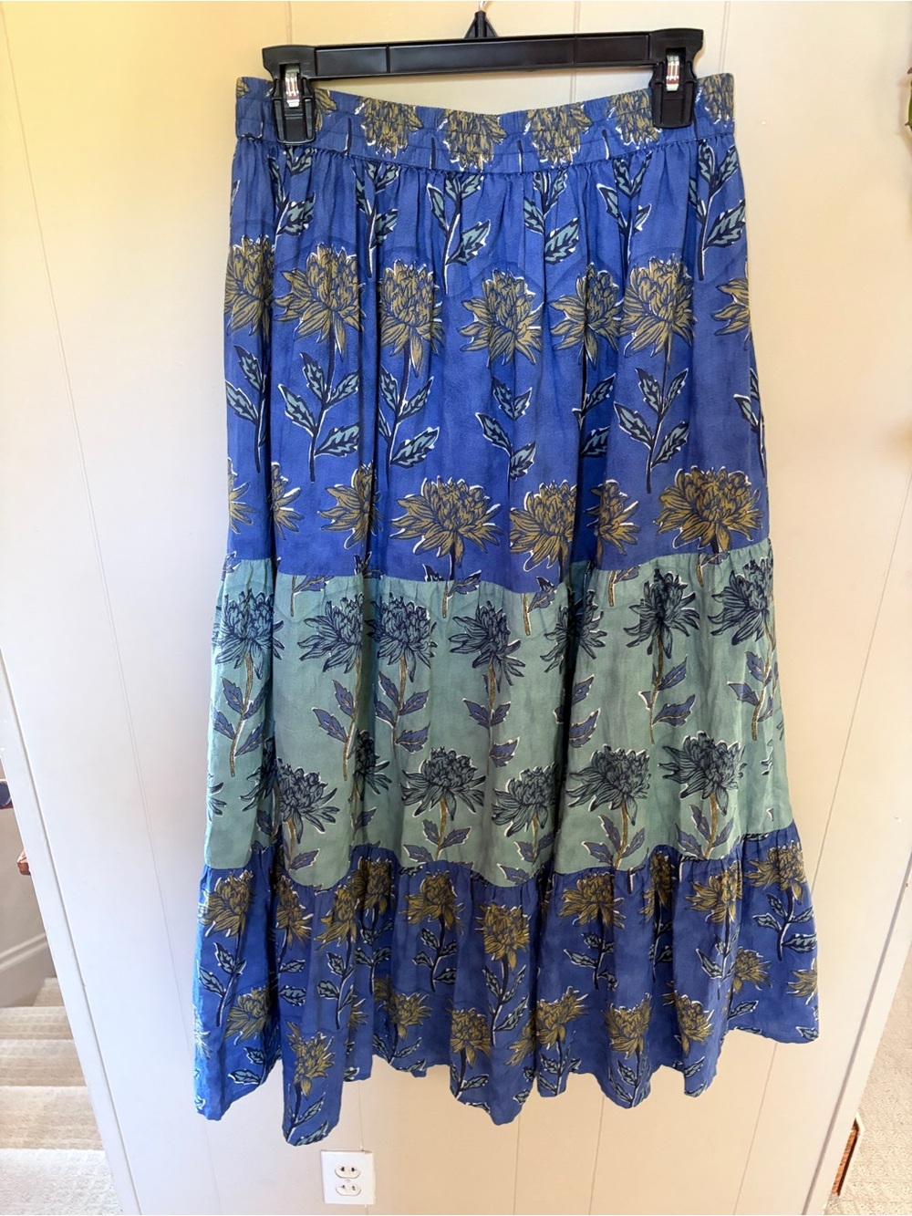 Xl Victoria Dunn 100% cotton Tiered Floral Maxi Skirt in Blue and Sage